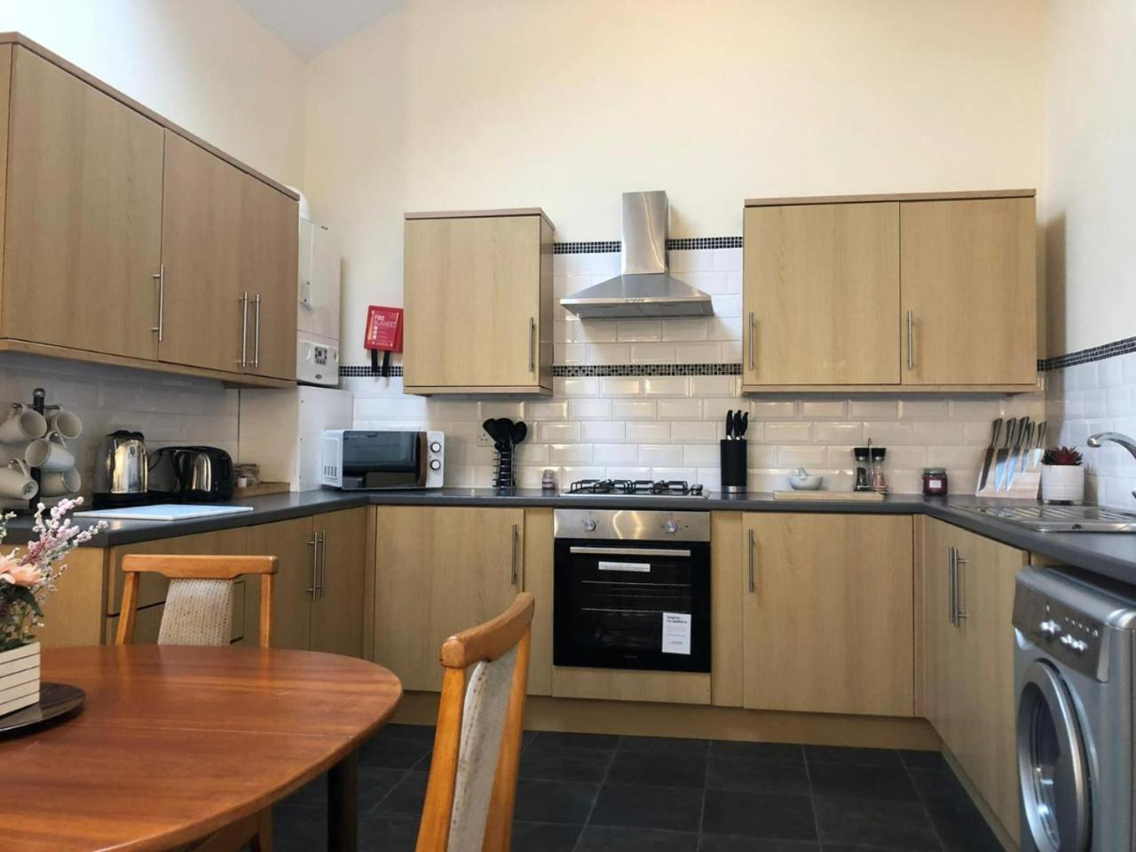 St Annes Apartment 4 - Sleeps 6 - Free Parking Lytham St Annes Exteriör bild