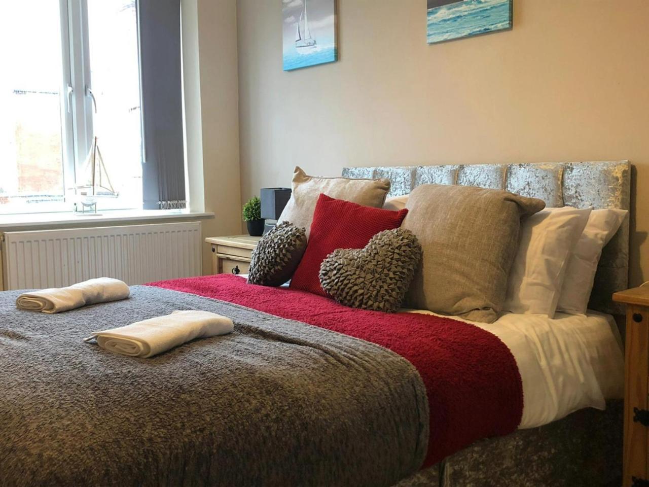 St Annes Apartment 4 - Sleeps 6 - Free Parking Lytham St Annes Exteriör bild